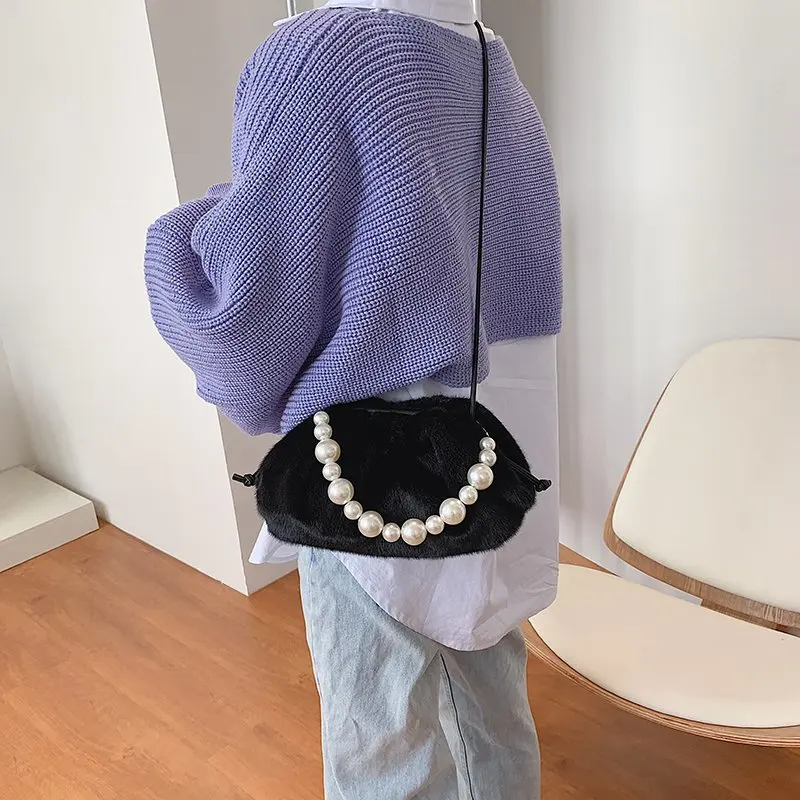 

Pear Design Faux Fur Clutch Bags for Women 2020 Winter Soft Small Crossbody Shoulder Bag Branded Party Trend Handbags and Purses