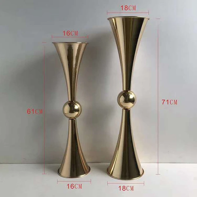 Стойка-колонна из металла золотого цвета высотой 60 см для свадебных цветочных композиций и декора.