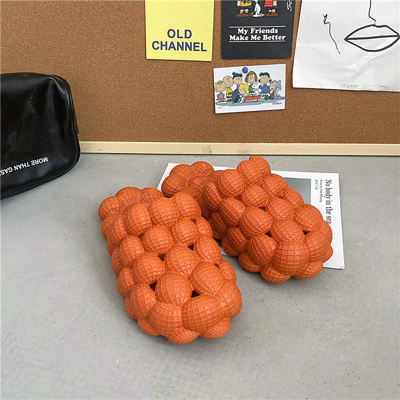 

EVA Slippers Cool Summer Men Women Couple Young Fashion Design Balls Soft Sports Wade Charms Couples Boys Unisex Street Boy Girl