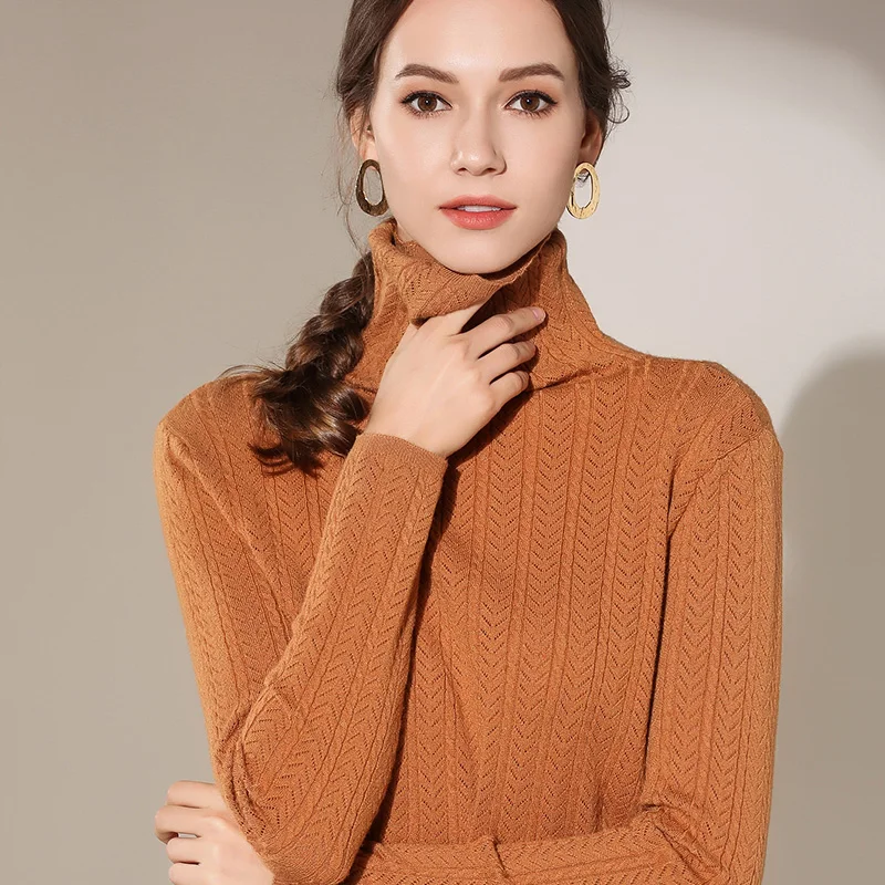 Женский свитер с воротником-ворсом вязаный тонкий высоким воротом стильный