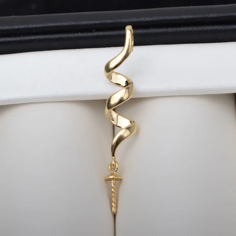 Рисунок 2 - Подвеска из 18-каратного желтого золота