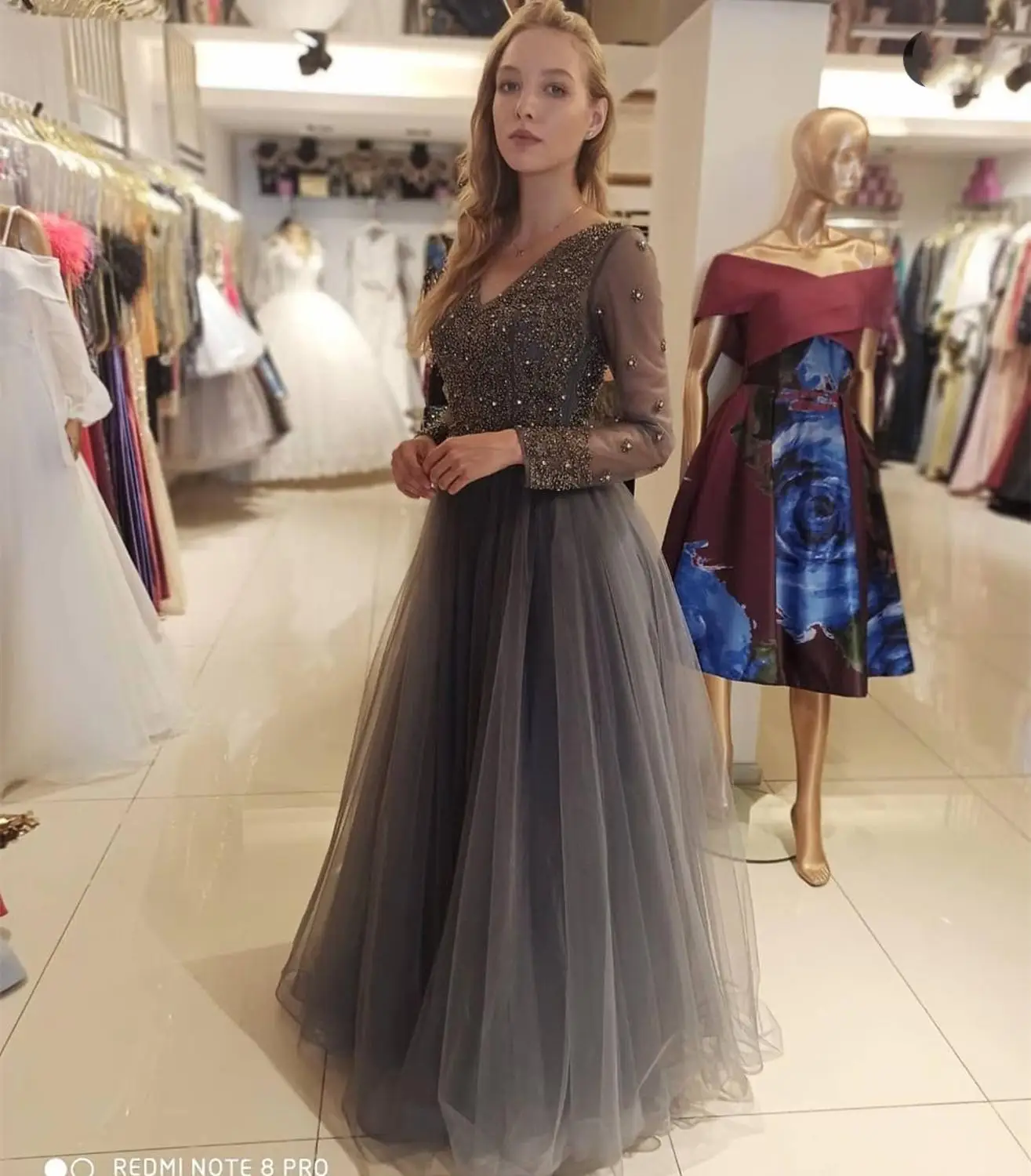 

Elegant Prom Dress Gray Long Sleeve A-Line Crystal Beaded Sexy V-Neck Tulle Floor Length Women Formal Party Gowns Brilliant