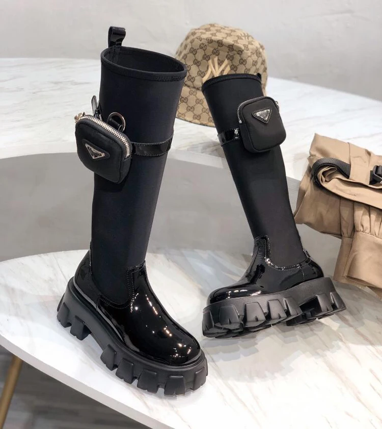 Koop Riem Geknikte Pocket Stretch Leer Militaire Laarzen Platte Platform Ontwerpers Chunky Sole Nieuwe Ronde Neus Hoge Hak Zwarte Schoenen Vrouwen