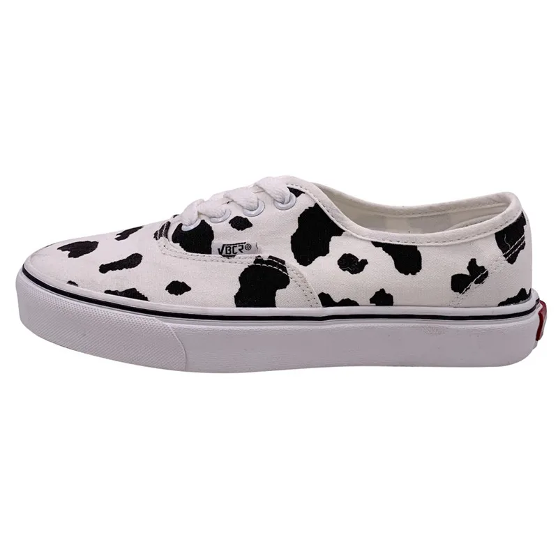 

Women's shoes cow canvas shoes 2020 autumn retro black and white wild cloth shoes small white shoes classic casual shoes