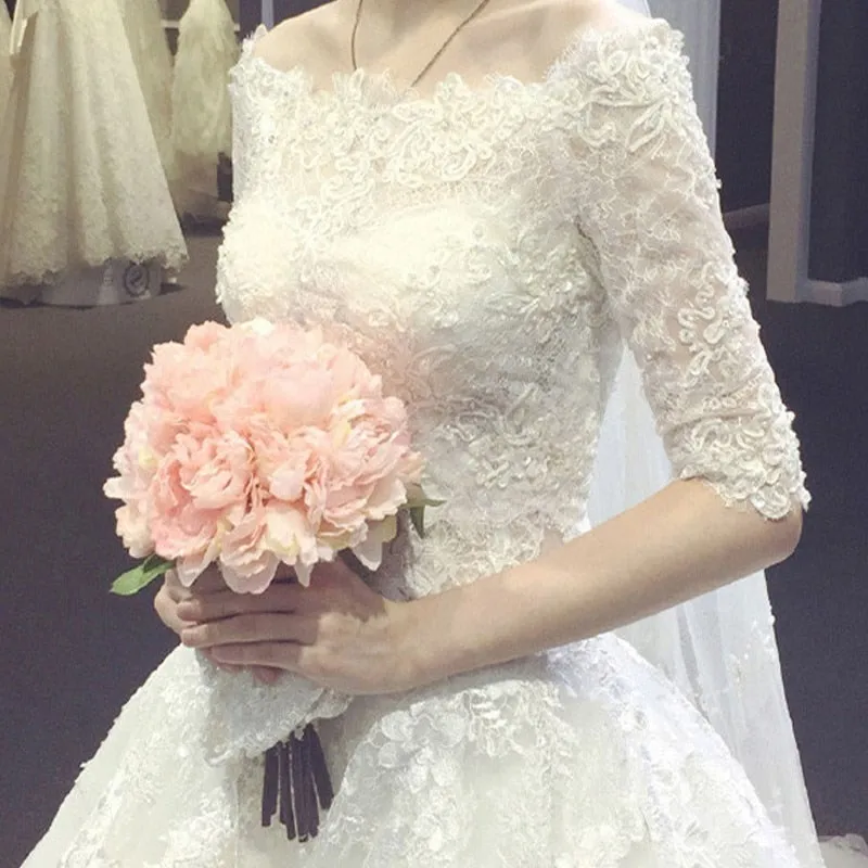 Фото Женское свадебное платье It's yiiya белое кружевное с полурукавами на лето