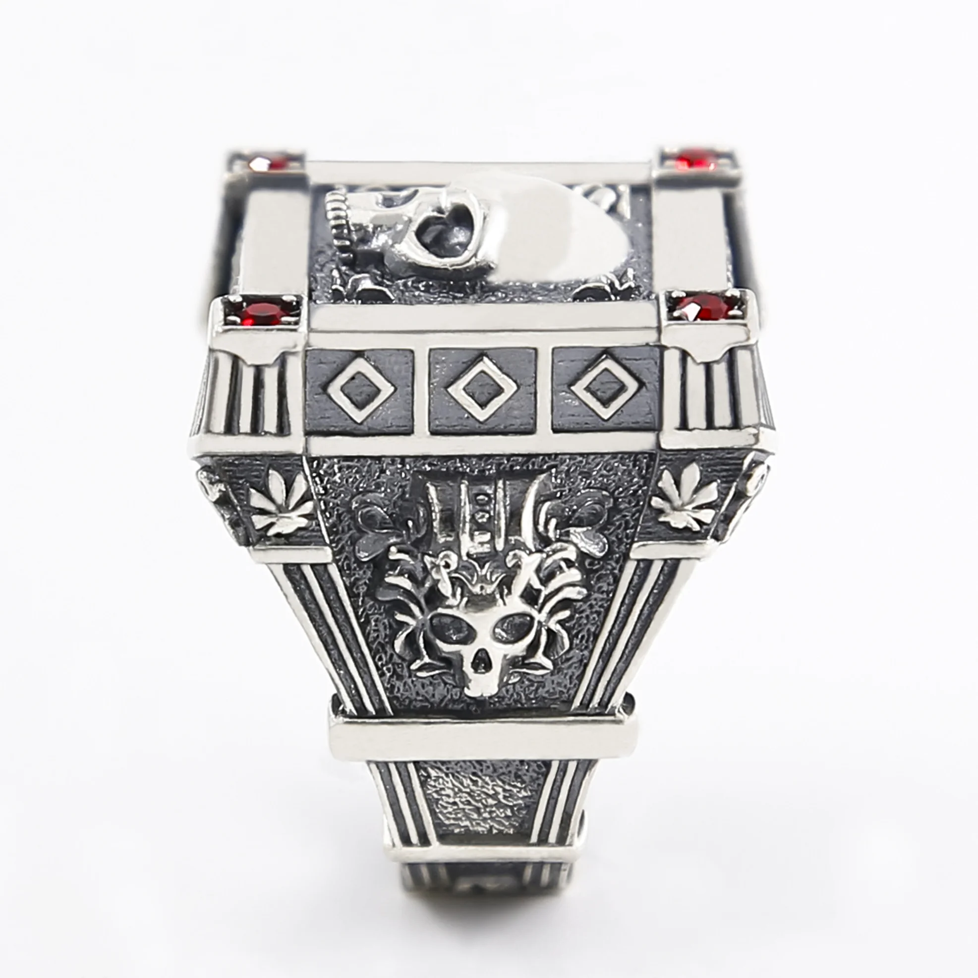 Мужское кольцо с черепом из серебра 925 пробы квадратный комплект вампира