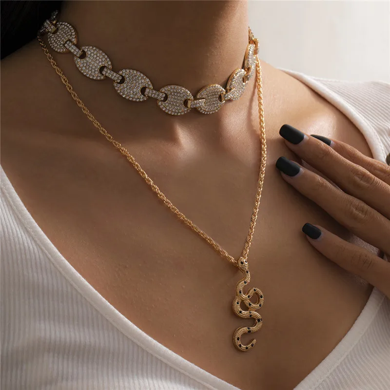 

Exaggeration Metal Full Rhinestone Pig Nose Buckle Necklace Street Style Micro-inlaid Snake-shaped Pendant Fine Jewelry Necklace