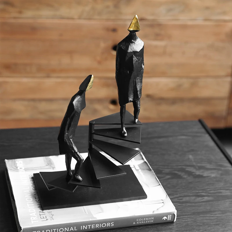 値段 2抽象鋳鉄フィギュア立ちにスパイラル階段彫刻置物クラフト装飾ホテル家の装飾アクセサリー