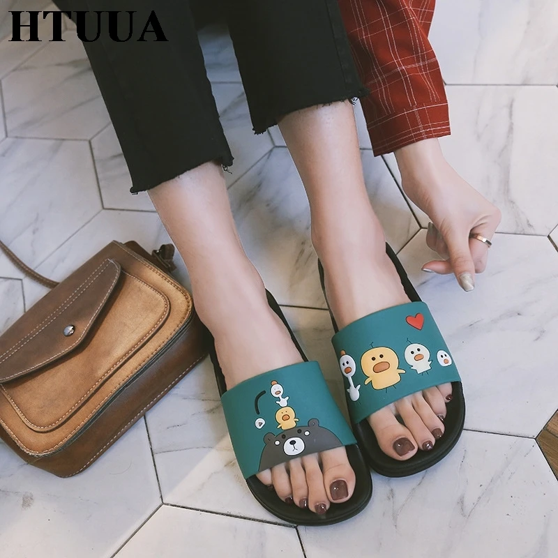 HTUUA/модные тапочки с героями мультфильмов; женские домашние шлепанцы на плоской подошве; пляжные вьетнамки; Летние босоножки; женская обувь; SX2302