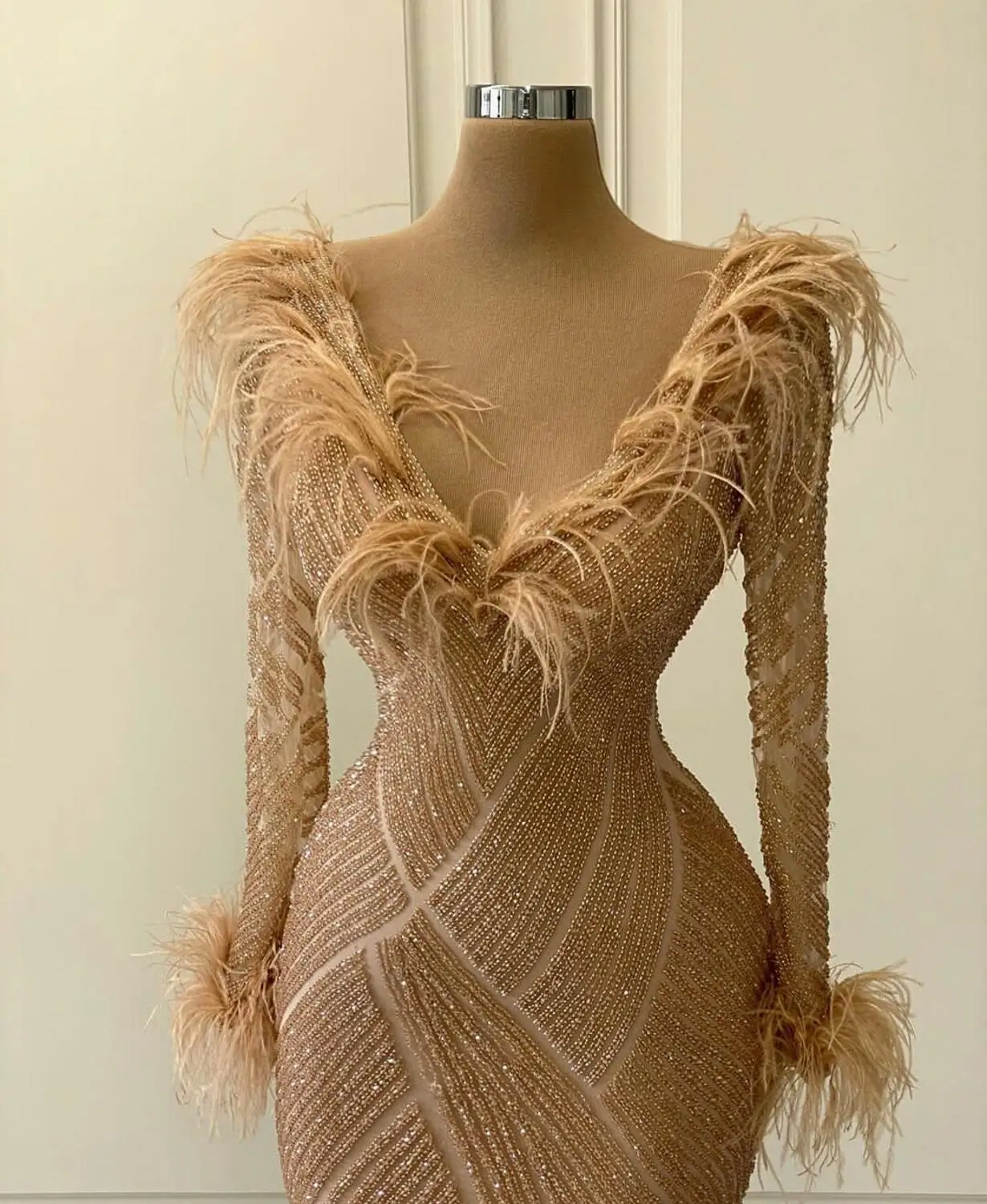 Gorgeous Feather Mermaid Prom Dresses 2021 African V Neck Long Sleeve Sequines Evening Dress Formal robes de mariée Gowns