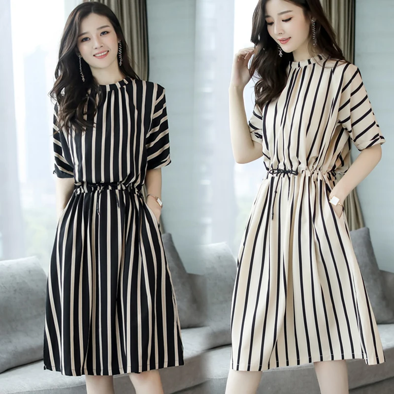 Женское платье средней длины в полоску большого размера Корейском стиле на лето