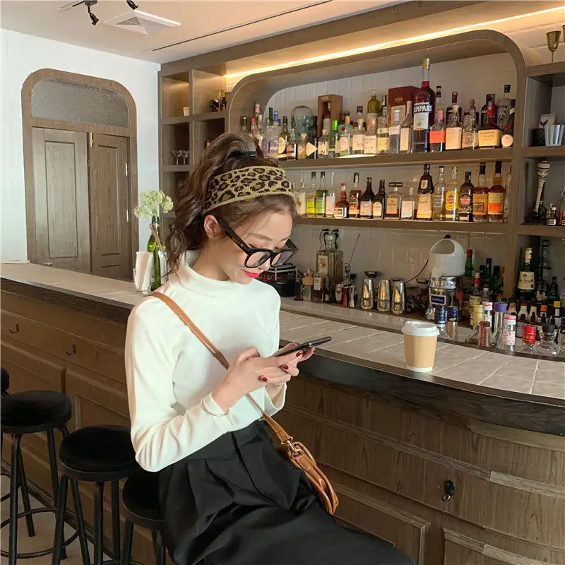 Черная Женская зимняя верхняя одежда с высоким воротником футболка длинным