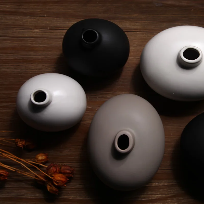 Декоративная круглая керамическая ваза в европейском стиле черно-белая матовая