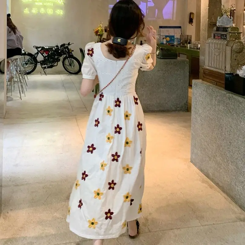 

Embroidery Floral Dress Women 2021 Summer New Young School Style Hollow Out Lace Short Puff Sleeve Slim Waist Flowers Dresses