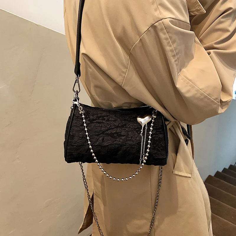 

Classic Vintage Charm Small Female Fashion Wrinkled Pillow Chain Single Shoulder Messenger Bag