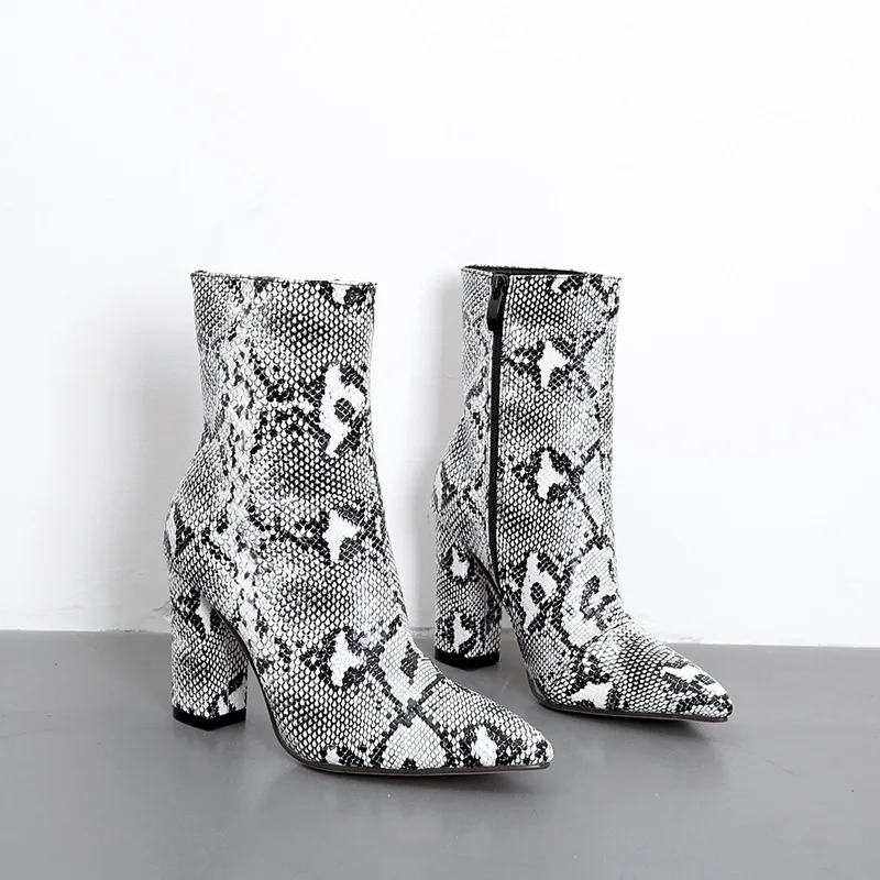 

Women Zipper Boots Snake Print Ankle Boots Square heel Fashion Pointed toe Ladies Sexy shoes 2019 New Chelsea Boots QWEDF MC-91