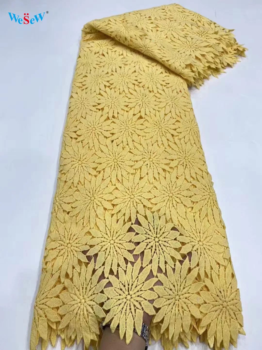 

Высококачественная африканская кружевная ткань из гипюра желтого цвета, красивое Шелковое кружево с вышивкой для вечерние ринки/свадебног...