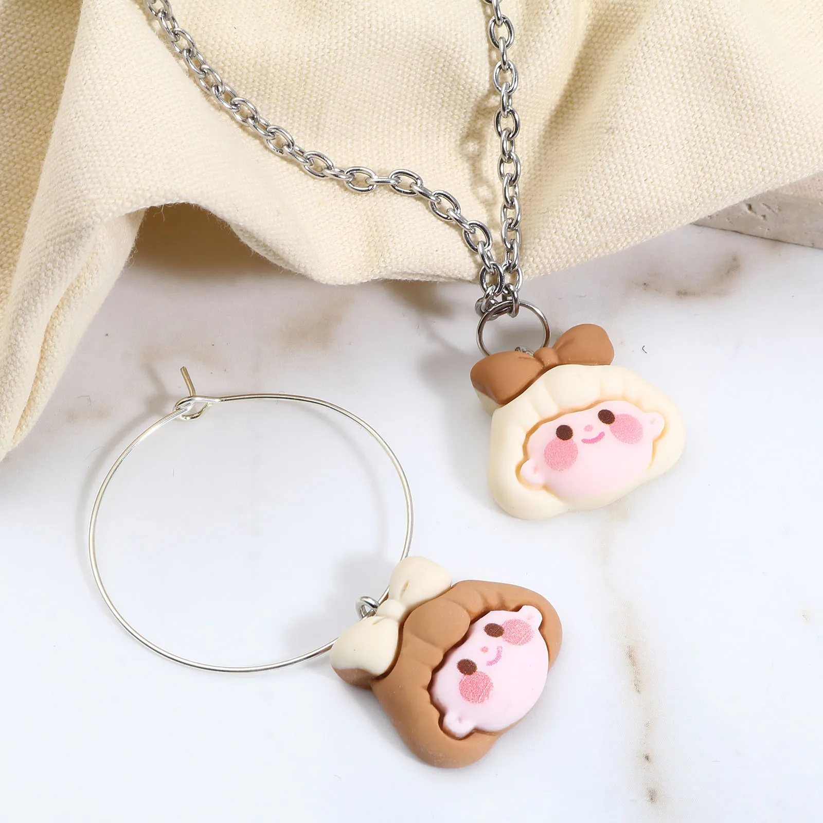 

Cute Resin Animal Charms Pendant For Necklace Making Kawaii Girl Bear Charms Pendant Bracelet Earrings DIY Findings
