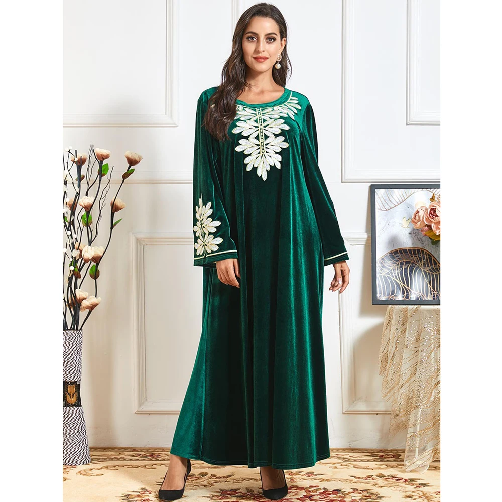 

Velvet Abaya Women Muslim Dress Embroidery Jilbab Islamic Clothing Warm Jilbab Dubai Caftan Loose Arab Robe Party Ramadan Gown