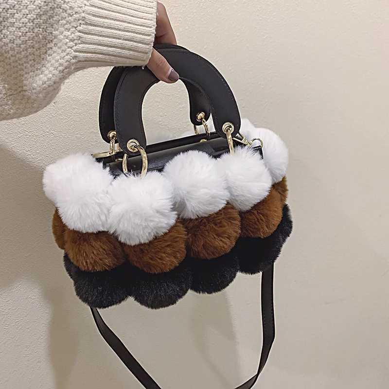 Женская наплечная сумка с меховым помпоном из лисьего меха маленькая квадратная