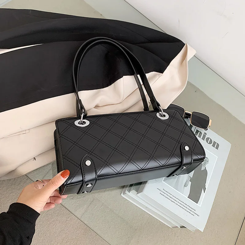 

2020 autumn and winter new trendy fashion all-match one shoulder messenger underarm bag popular embroidery thread ladies handbag