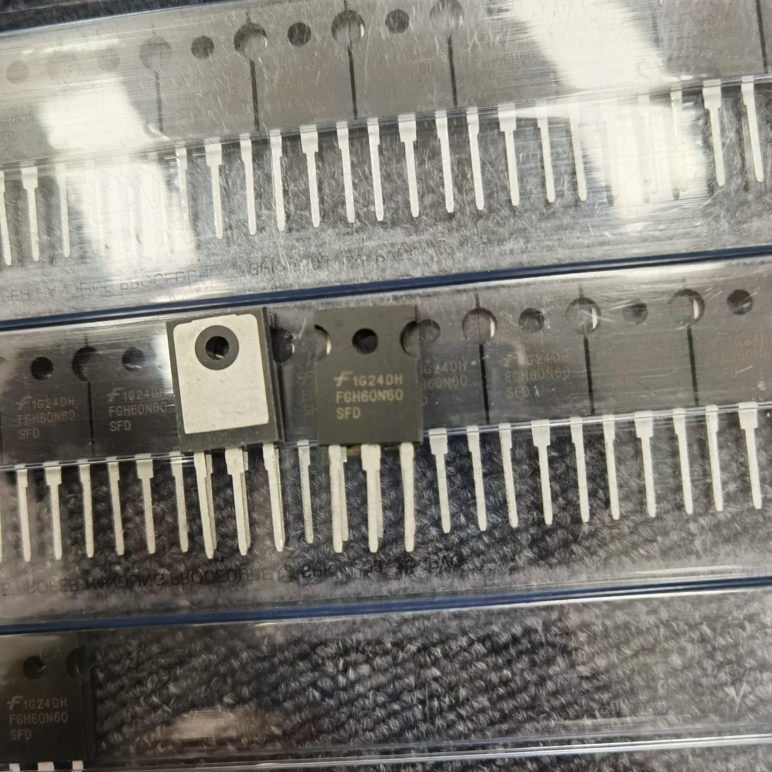 

Сварочный аппарат FGH60N60SFD FGH60N60 TO-247 IGBT 60A 600V triode