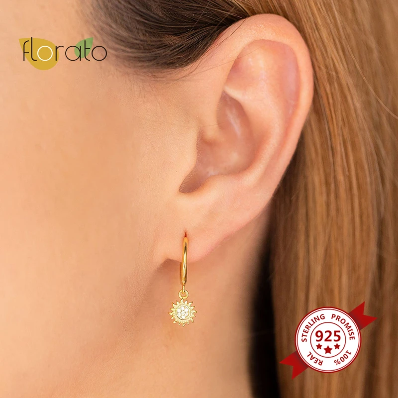 

Charming 925 Sterling Silver Huggie Hoop Earrings With Sun-Shaped Pendant With Zirconia Ear Jewelry For Women Party Gifts