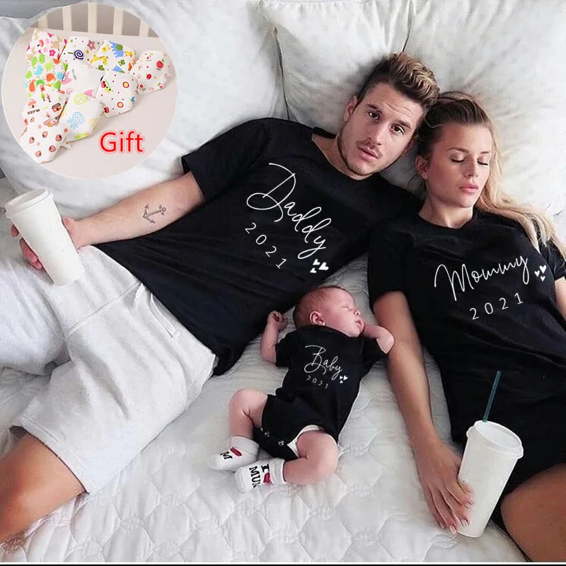 

Big Family Matching Outfit New Daddy Mommy Baby Clothes Grandma Grandpa Kids Tshirt Family Look Black Cotton Tee Birthday Tops