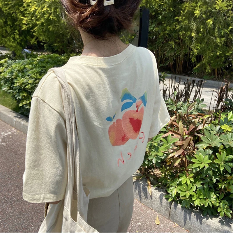 Женская футболка с мультяшным принтом разноцветная коротким рукавом и