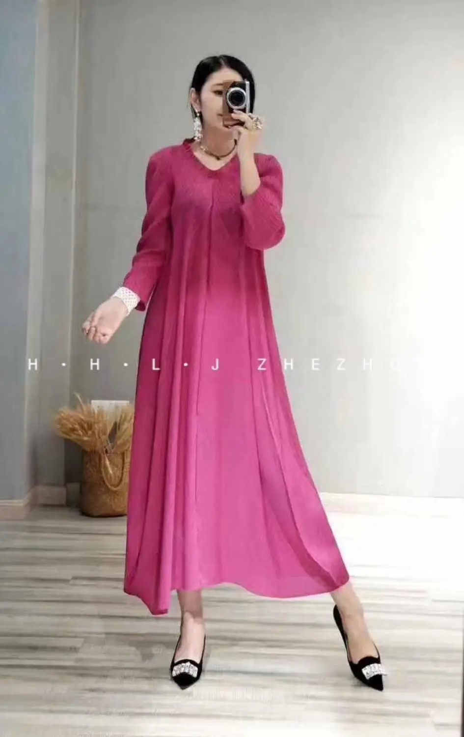 ROSE RED Горячая модное Miyake складное однотонное платье без рукавов с рюшами и v-образным вырезом длинное ТРАПЕЦИЕВИДНОЕ ПЛАТЬЕ - Цвет: ROSE RED