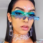 Солнцезащитные очки без оправы женские, маленькие Модные прямоугольные солнечные очки в стиле панк, с красными, розовыми сердечками, в уникальной винтажной оправе, 2020