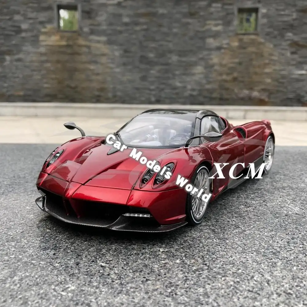 Литая под давлением модель автомобиля LCD модели Huayra Roadster 1:18 (красный) + маленький