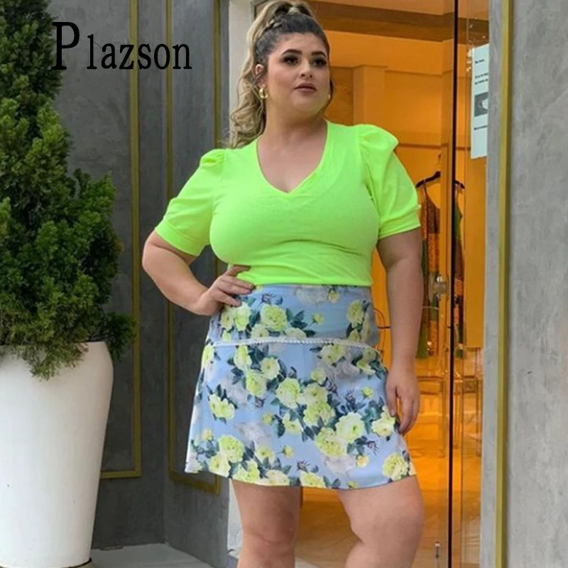 

Plazson Plus Size Casual Two Piece Set Solid V Neck Short Sleeve T Shirt Top And Floral Pencil Short Skirt Match Set Fashion