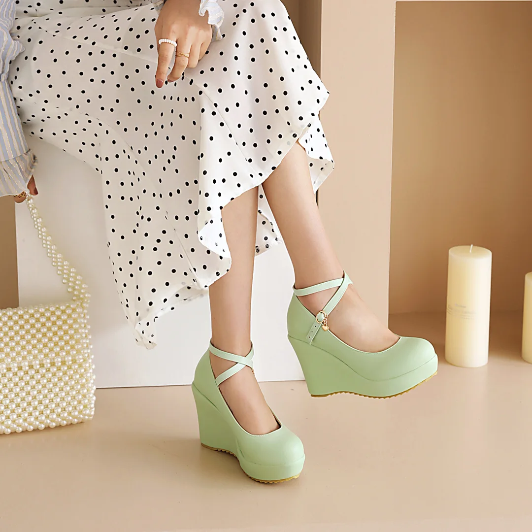 

2021 Spring New Light Green Wedge Round Toe Pumps Thick-Soled Heart-Shaped Metal Buckle High Waterproof Platform Women's Shoes