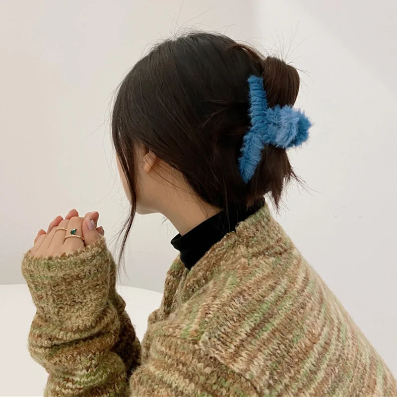 

Hair Accessories For Women Clips Korean Minimalist Style Geometric Metal Plush Coral Fleece Girls Claw Catch Clips Ponytail Clip