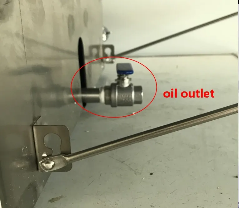 Машина для изготовления пончиков и шаров поставляется с 3 различными моделями |