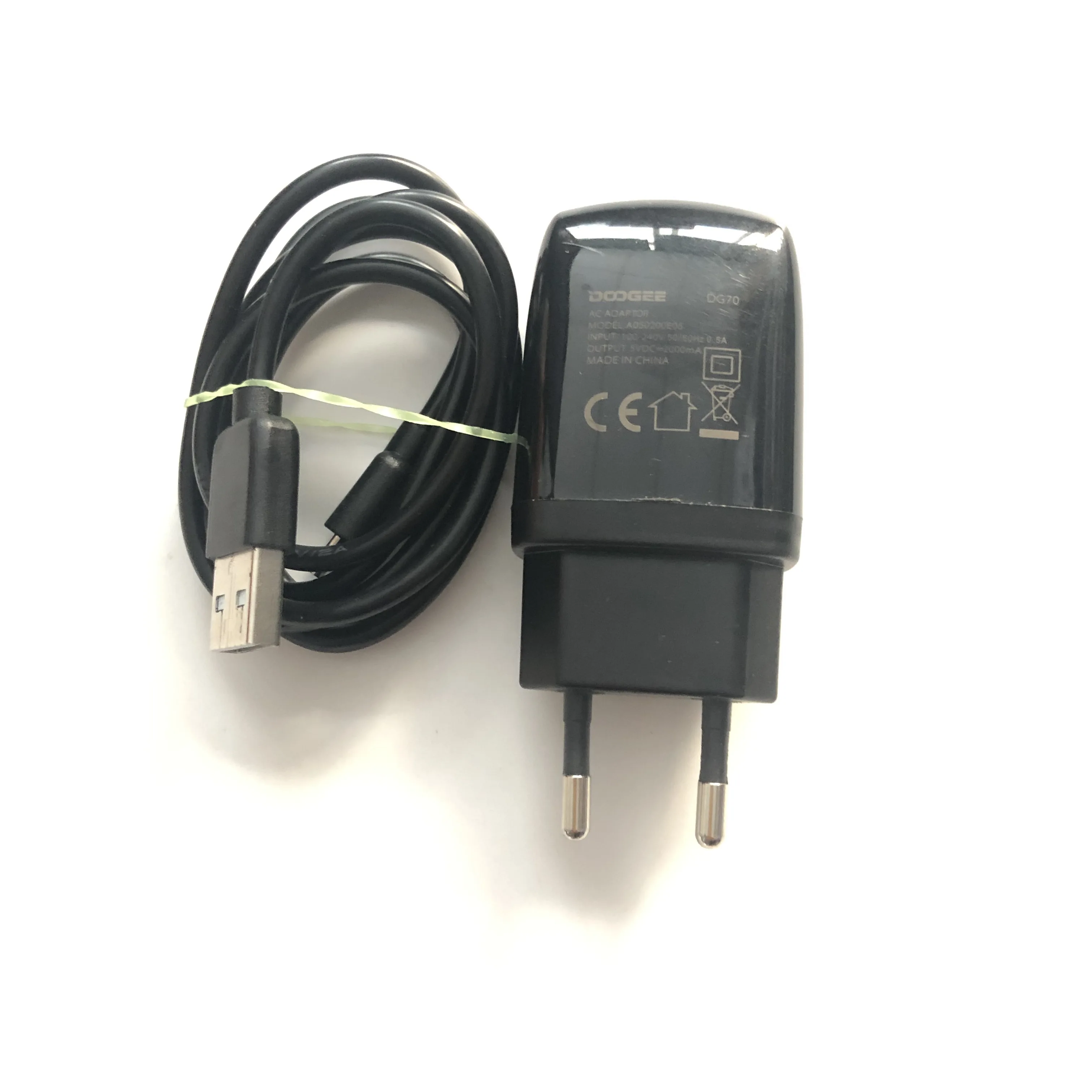 

Used Original Travel Charger + USB Cable USB Line For DOOGEE TITANS2 DG700 MTK6582 Quad Core 4.5" QHD540 x 960 Smartphone