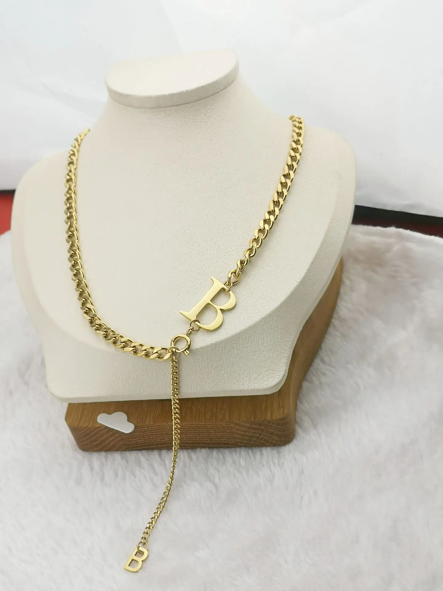 

Hot Sell B Fashion New Goddess Luxury Women Necklace Gold Color Luxe Jewelry Stainless Steel Girl