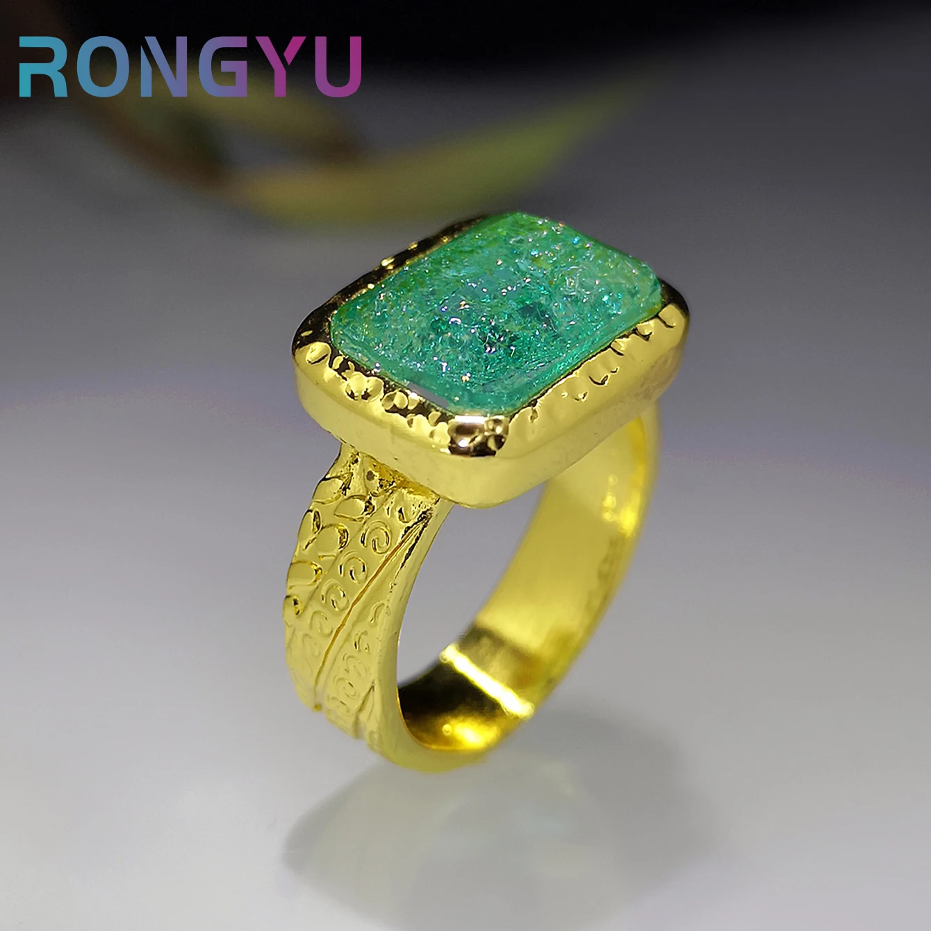 

2021 New Emerald Green Crystal Rings For Women Men Vintage Gold Color Chunky Ring Fashion Aesthetic Couples Rings Trend Jewelry