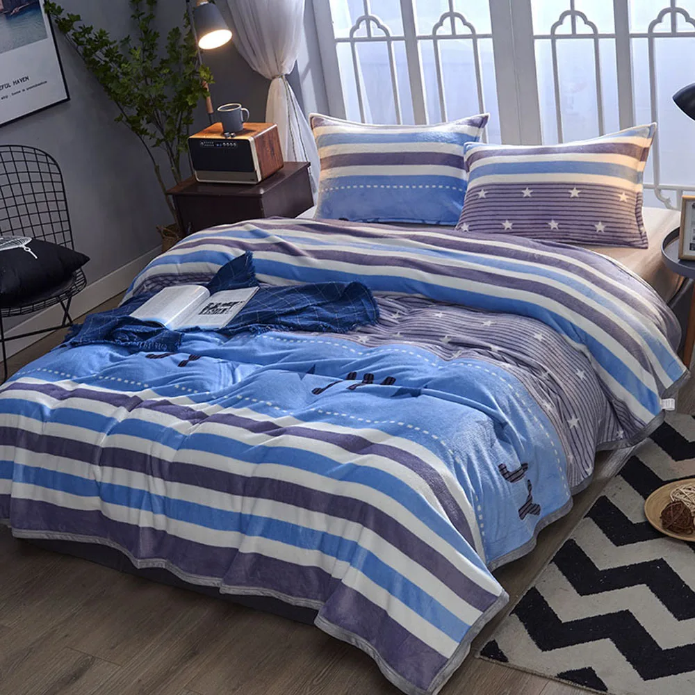 

Machine Washable Super Warm LightweightCoral Fleece Thicken Blanket for Bed Suitable For King Size