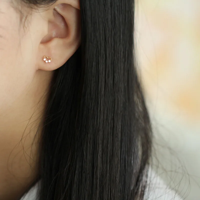 Серьги-гвоздики с кристаллами под золото 14 к | Украшения и аксессуары