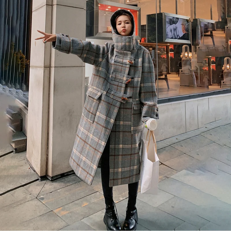 

Женское зимнее шерстяное пальто, новое Длинное свободное прямое однобортное пальто в клетку с пряжкой из рога и плотным капюшоном, модная к...