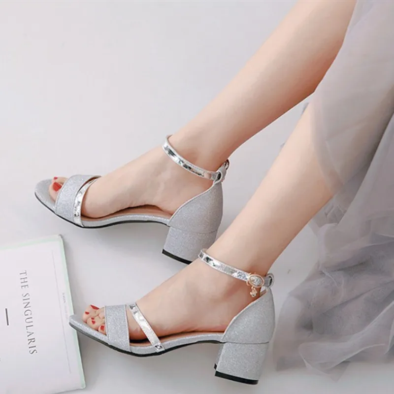 Модные босоножки Женская летняя обувь для женщин Роскошные на среднем толстом