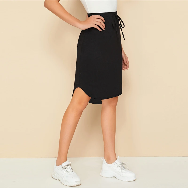 SHEIN черная Однотонная юбка с завязками спереди и высоким низким подолом Женская юбка Осенняя Женская Асимметричная Повседневная юбка длиной до колена
