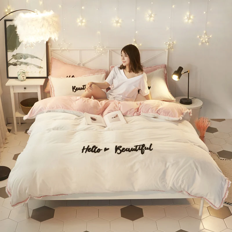 Набор постельного белья с вышивкой из бархата кристаллами и кисточками