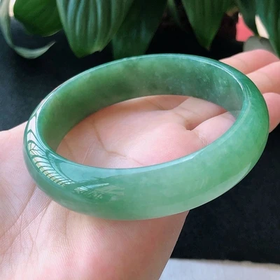

Natural Burmese Emerald Green 54-62mm Bracelet Elegant Princess Jewelry For Mom and Girlfriend