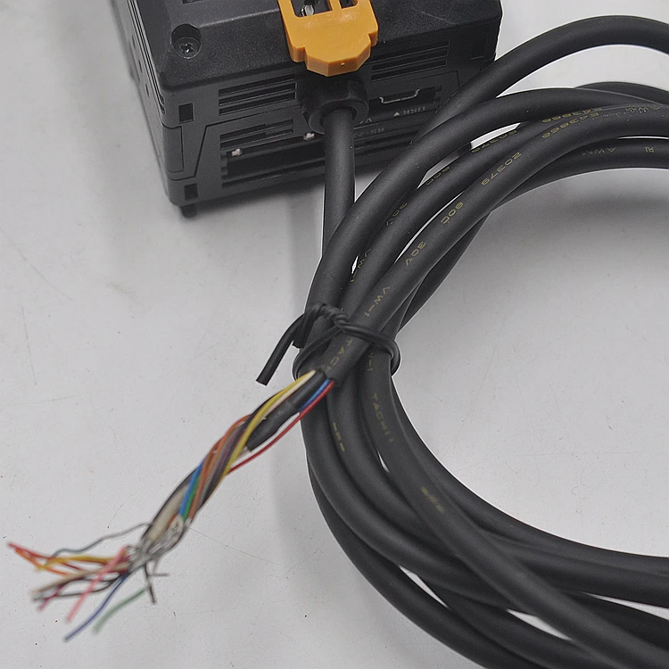 

OMRON ZS-LDC11 24VDC 0.5A high precision laser displacement sensor