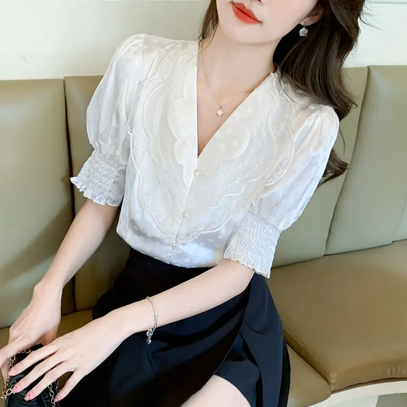 

Женская шифоновая блузка с коротким рукавом, кружевная белая блузка с V-образным вырезом, элегантный повседневный топ для офиса, лето 2021