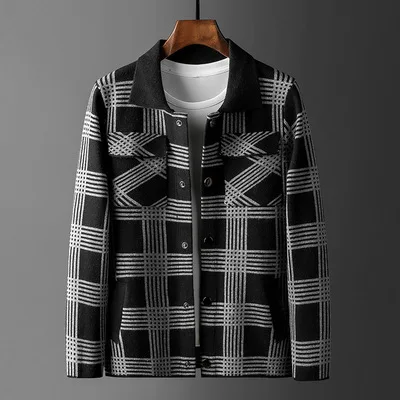 

Мужской осенний кардиган в черную клетку в полоску