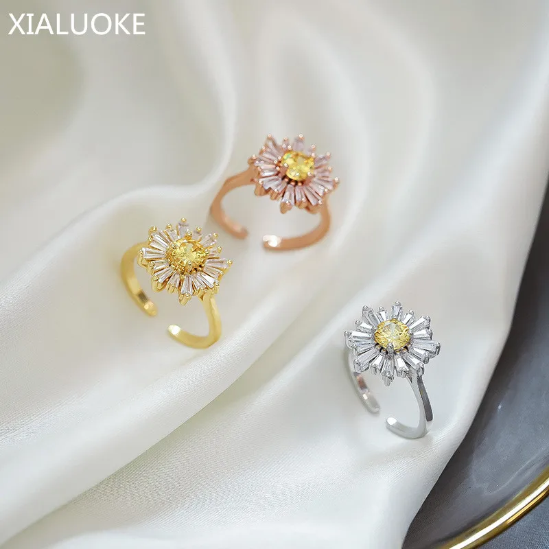 

XIALUOKE Korea Fashion Inlay Zircon Crystal Flower Ring For Women Luxury Opening Resizable Sunflower Rings Party Jewelry